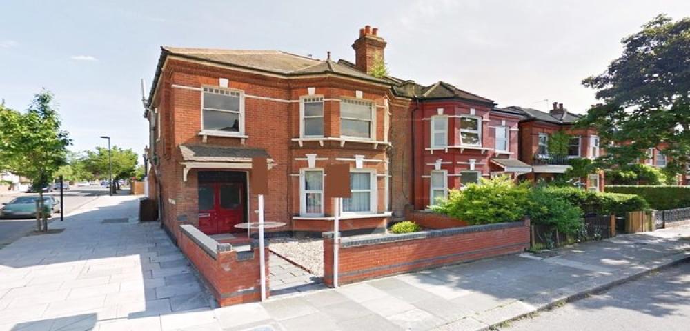 			NO TENANTS ADMINISTRATION FEES , 3 Bedroom, 1 bath, 1 reception Flat			 Richborough Road, KILBURN